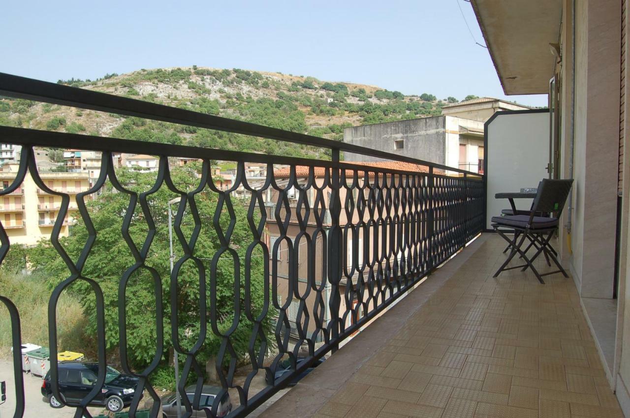 Casa Fontana Villa Modica Buitenkant foto